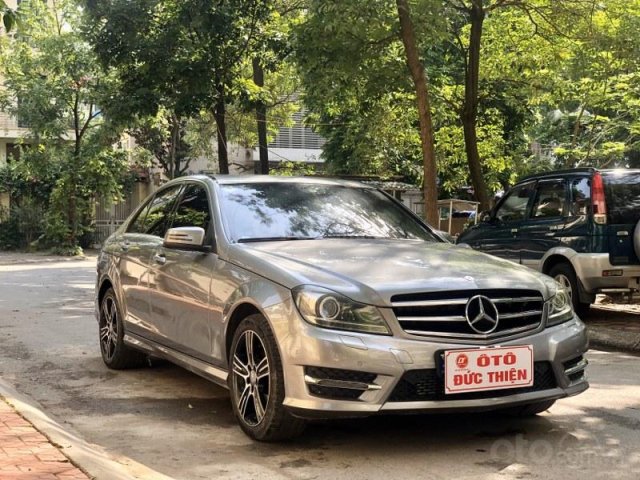 Mercedes Benz C200 năm 2014, màu xám