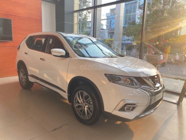 Bán ô tô Nissan X trail 2.0 SL Luxury 2020, màu trắng0