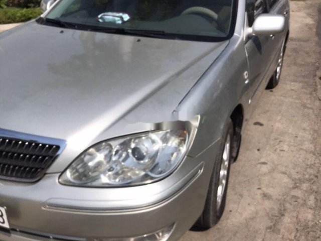 Cần bán lại xe Toyota Camry năm 2005 còn mới, giá tốt