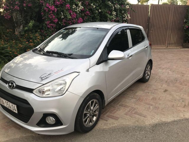 Bán Hyundai Grand i10 2014, màu bạc chính chủ, 235 triệu0