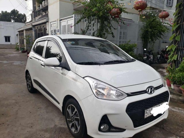 Cần bán gấp Hyundai Grand i10 sản xuất 2017, màu trắng  