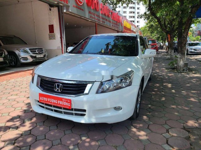 Cần bán Honda Accord 2.0AT đời 2010, màu trắng, xe nhập  