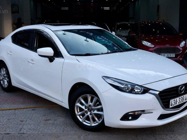 Cần bán xe Mazda 3 1.5 AT 2018, màu trắng còn mới0