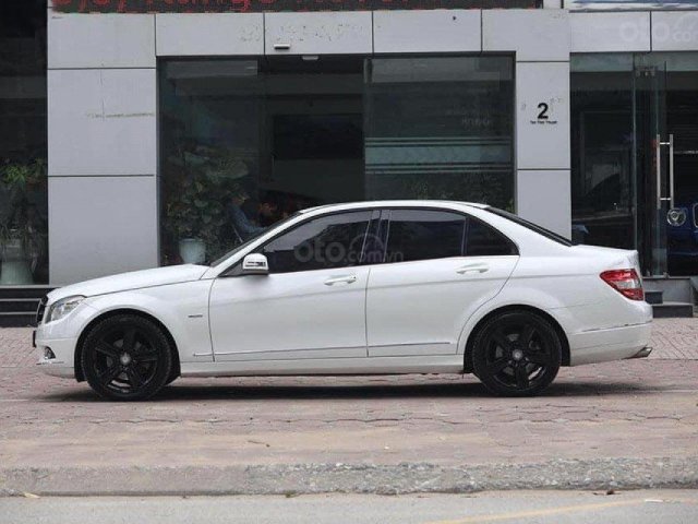 Bán Mercedes C250 CGI đời 2010, màu trắng còn mới