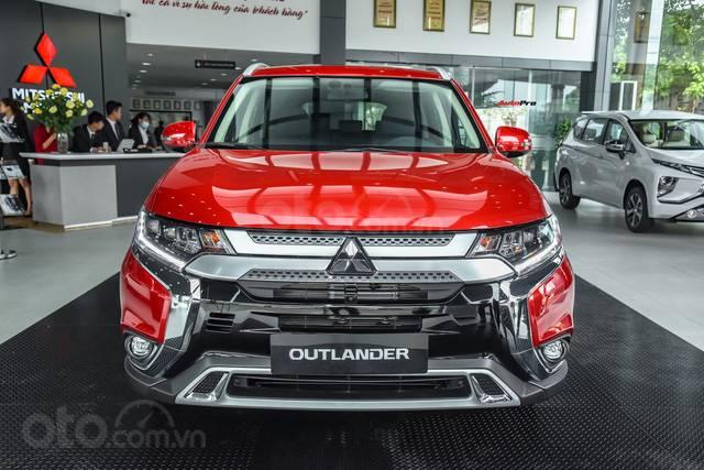 Mitsubishi Outlander 2.0 Premium 2020, ưu đãi 100% lệ phí trước bạ