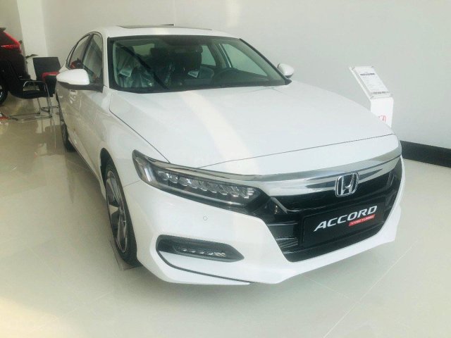 Cần bán Honda Accord 1.5 AT đời 2020, màu trắng, nhập khẩu