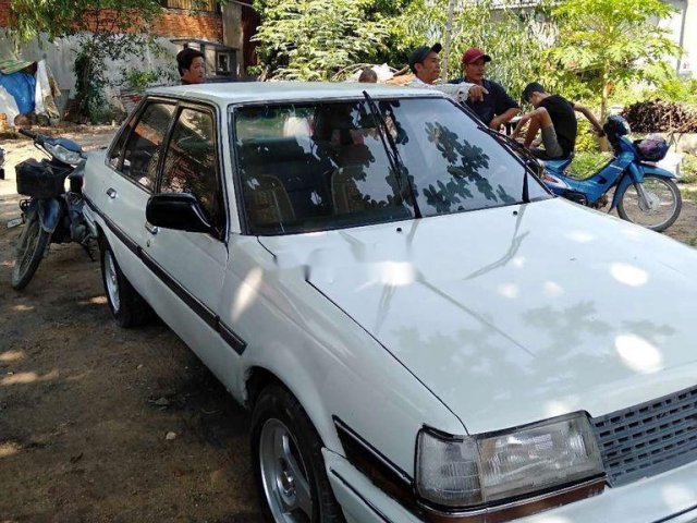 Cần bán gấp Toyota Corona sản xuất năm 1986, màu trắng, nhập khẩu nguyên chiếc, giá tốt