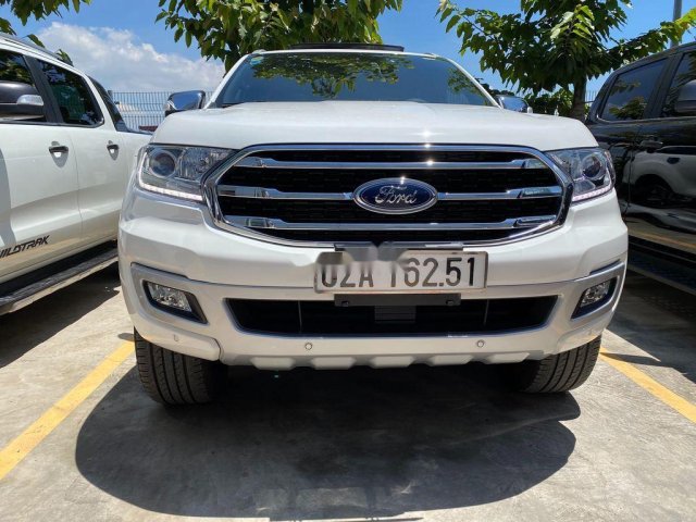 Bán Ford Everest sản xuất năm 2019, màu trắng, nhập khẩu