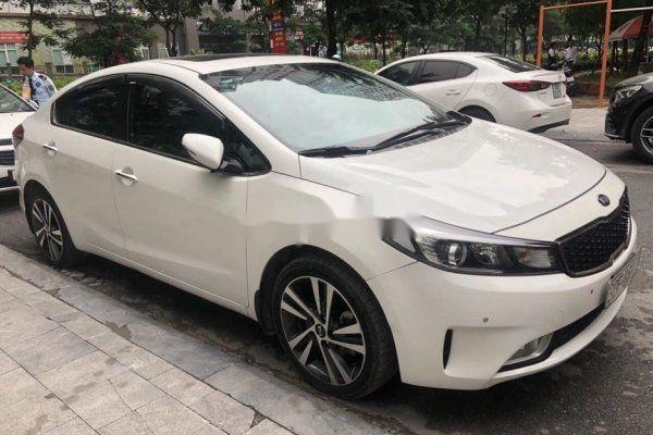 Bán Kia Cerato đời 2017, màu trắng còn mới, 530tr