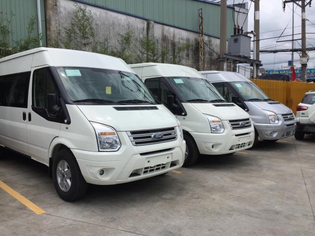 Cần bán xe Ford Transit đời 2020, màu bạc, giá giảm mạnh