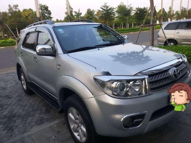 Cần bán Toyota Fortuner sản xuất năm 2009, màu bạc, nhập khẩu