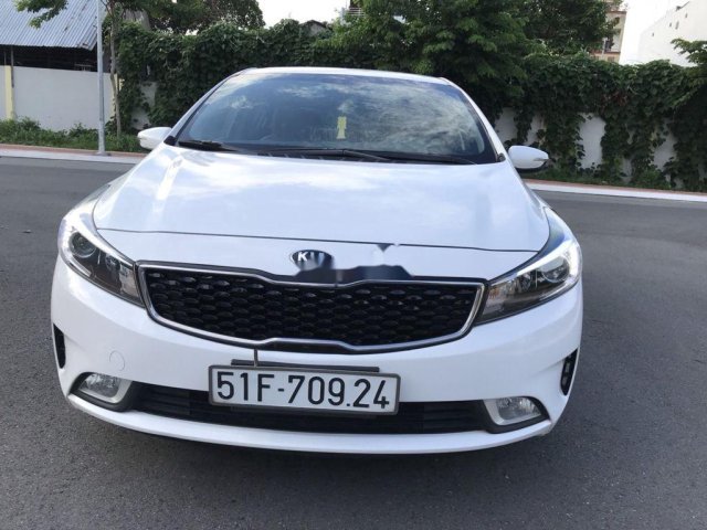 Bán Kia Cerato đời 2016, màu trắng, số sàn, giá tốt0