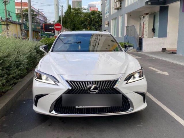 Cần bán xe Lexus ES năm sản xuất 2019, màu trắng, nhập khẩu còn mới