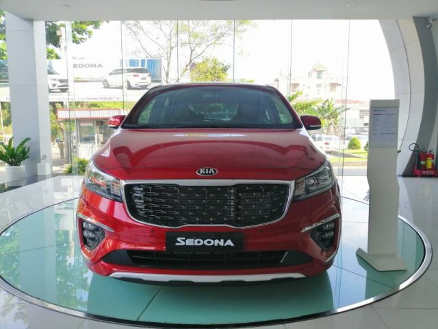 Bán xe Kia Sedona 2020, màu đỏ0