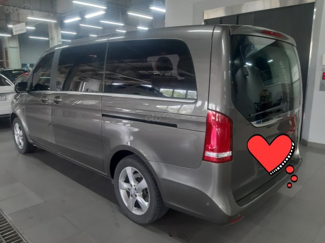 Cần bán Mercedes V250 năm 2017