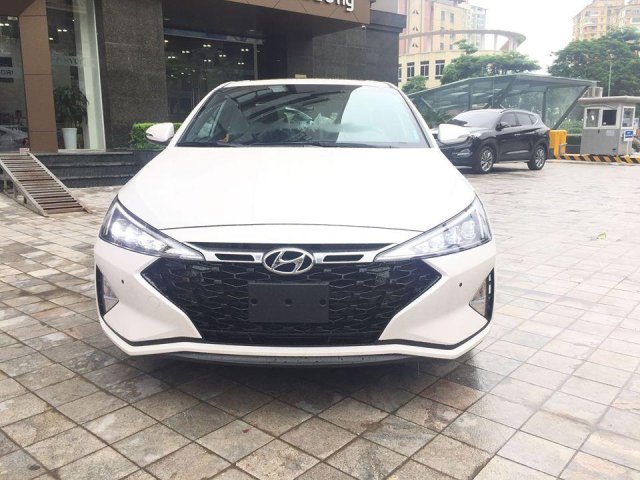 Ưu đãi giảm giá sâu với chiếc Hyundai Elantra 1.6 AT đời 2020, có sẵn xe, giao nhanh toàn quốc0