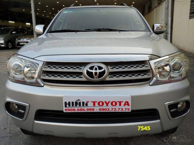 Bán Toyota Fortuner 2.7V 4x4 AT năm 2009, màu bạc như mới