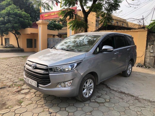 Cần bán xe Toyota Innova 2.0E đời 2017 số sàn, 570tr