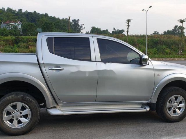 Bán ô tô Mitsubishi Triton năm sản xuất 2017, màu bạc, xe nhập0