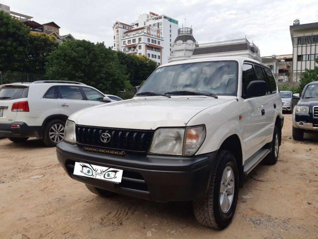 Bán xe Toyota Land Cruiser 2000, màu trắng, nhập khẩu  0