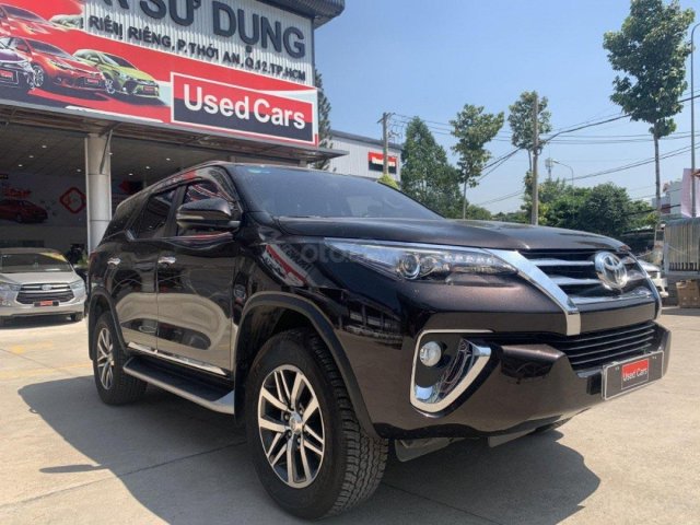 Cần bán lại xe Toyota Fortuner 2.8V 4x4 AT đời 2018, màu nâu, xe nhập còn mới