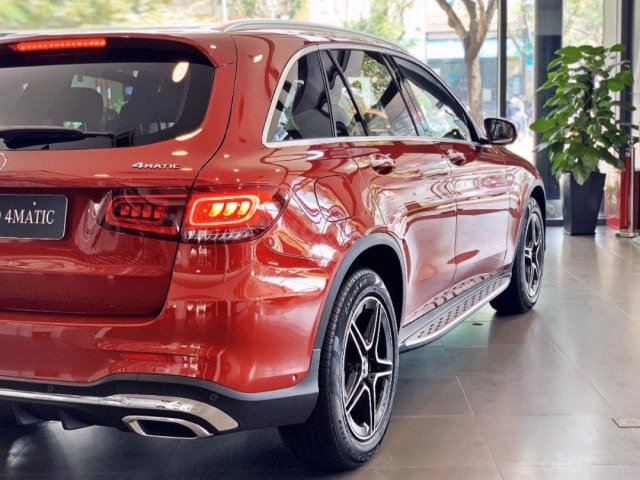 Cần bán xe Mercedes GLC300 4 Matic 2020, màu đỏ