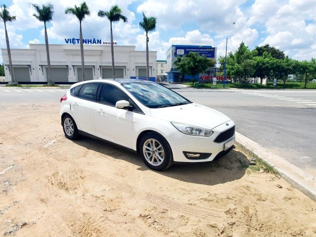 Cần bán Ford Focus Ecoboot 2017 mầu trắng cá nhân