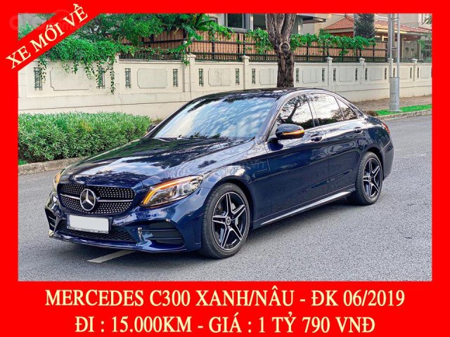 Master Auto - bán xe Mercedes C300 AMG xanh 2019 - trả trước 680 triệu nhận xe