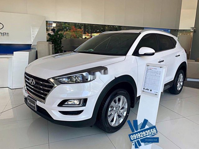 Cần bán Hyundai Tucson đời 2020, màu trắng