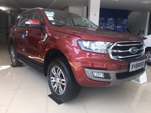 Everest Titanium 4x2 vin 2019 form 2020, giảm giá cực khủng, ưu đãi tặng gói phụ kiện hấp dẫn0