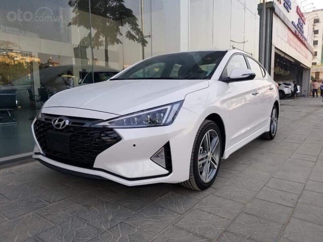 [Gấp] Bán xe Hyundai Elantra Sport 1.6 Turbo năm sản xuất 2020, màu trắng, giá cạnh tranh