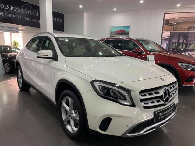 Bán Mercedes GLA 200 lướt 20200