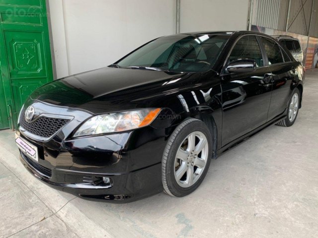 View To the Interior of Toyota Camry 2006 with Dashboard Clock Media  System Front Seats Gray Leather and Shiftgear after Editorial Photography   Image of drive parking 152705237