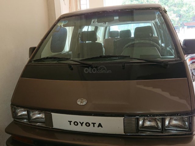 Bán Toyota Van đời 1989 cũ, màu nâu, số sàn0