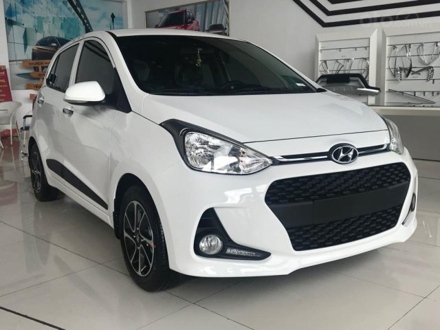 Hỗ trợ giao xe nhanh toàn quốc với chiếc Hyundai Grand i10 1.2MT Base, đời 2020, giao nhanh