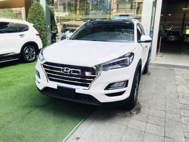 Bán xe Hyundai Tucson đời 2020, màu trắng, xe nhập, giao ngay