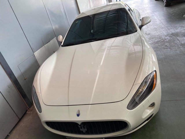 Bán Maserati Granturismo đời 2008, màu trắng, xe nhập