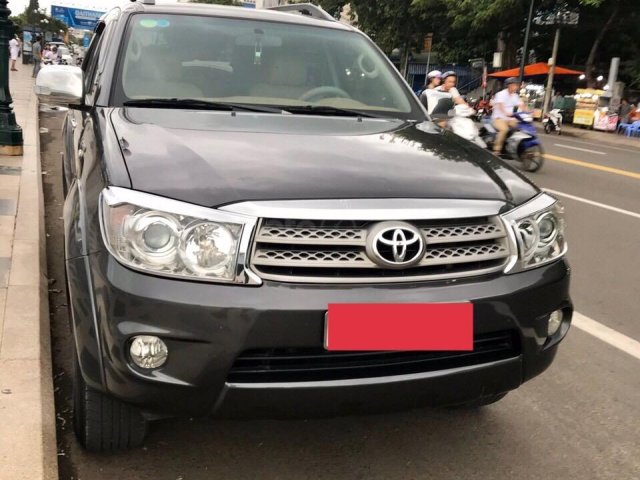 Cần bán gấp Toyota Fortuner sản xuất 2009, 435 triệu