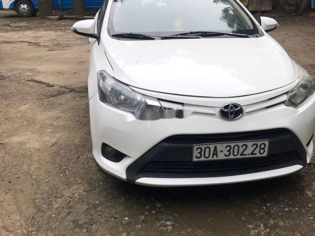 Bán xe cũ Toyota Vios MT sản xuất năm 2014, màu trắng còn mới