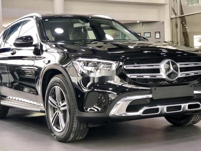 Bán ô tô Mercedes GLC200 năm 2020, màu đen