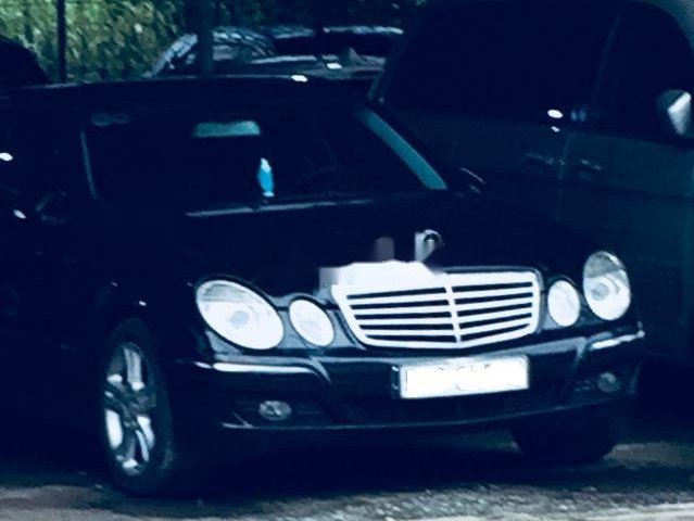 Bán xe Mercedes E200 năm sản xuất 2008, màu đen, xe nhập