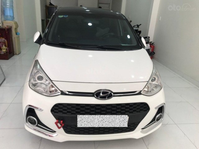 Cần bán Hyundai Grand i10 1.0 AT sản xuất năm 2017, màu trắng, nhập khẩu  