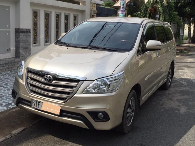 Bán ô tô Toyota Innova 2.0E sản xuất 2015 chính chủ