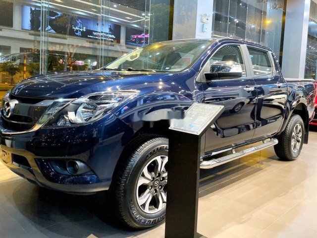Cần bán Mazda BT 50 năm sản xuất 2019, màu xanh lam, nhập khẩu giá cạnh tranh