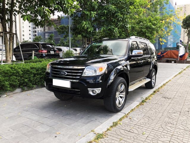 Cần bán lại xe Ford Everest sản xuất năm 2010, màu đen số sàn