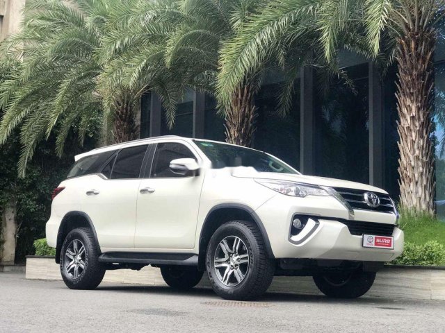 Bán Toyota Fortuner V đời 2017, màu trắng, xe nhập xe gia đình