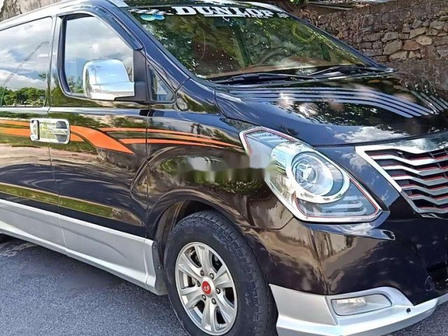 Chính chủ bán Hyundai Grand Starex 2009, màu đen, nhập khẩu, 7 chỗ