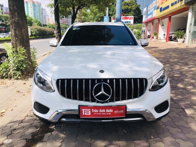 GLC250 4Matic, sản xuất 2017 bao chất lượng và giá tốt nhất tại thời điểm0