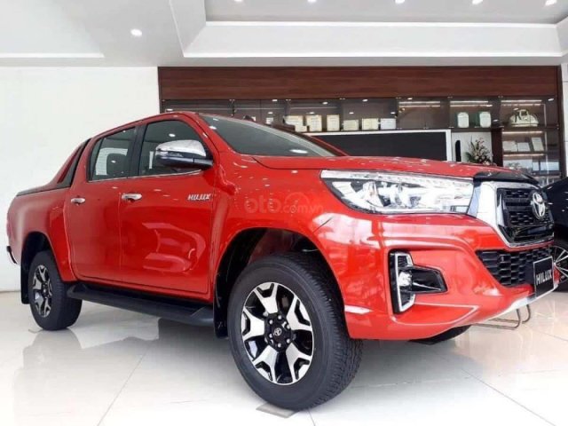 Bán Toyota Hilux năm sản xuất 2020, màu đỏ, nhập khẩu  