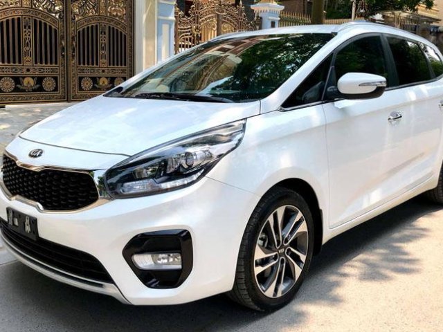 Bán Kia Rondo GMT đời 2020, màu vàng cát, giao xe tận nhà